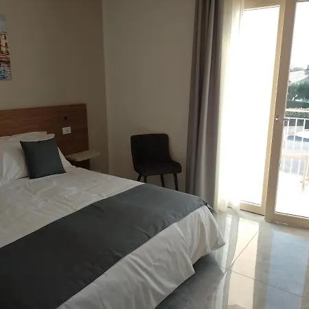 Ranalli Palace 酒店