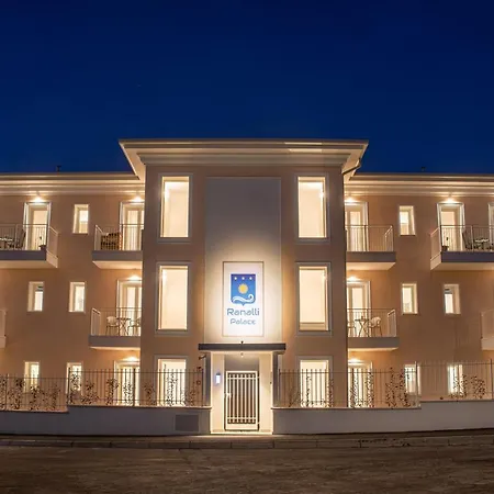 Ranalli Palace ペスキエーラ・デル・ガルダ